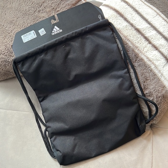 NWT Adidas media safe lined pocket bag - Picture 2 of 3